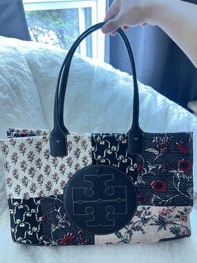 Quilted Floral Patchwork Tote Bag in Black and Cream